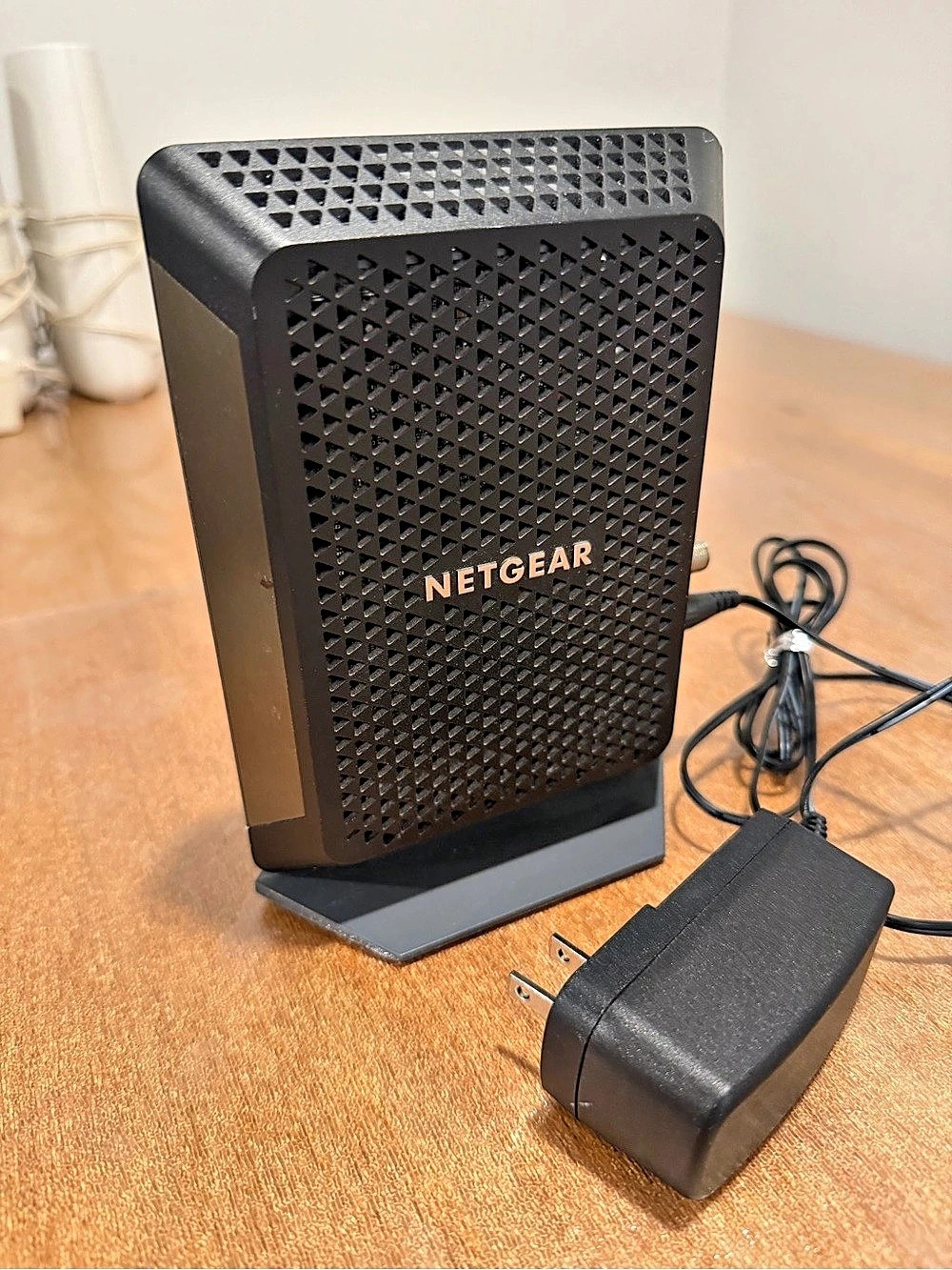 NETGEAR Modem CM700 & Orbi Router RBR50V2 Mesh WiFi System Router + Satellite Co - Picture 5 of 10